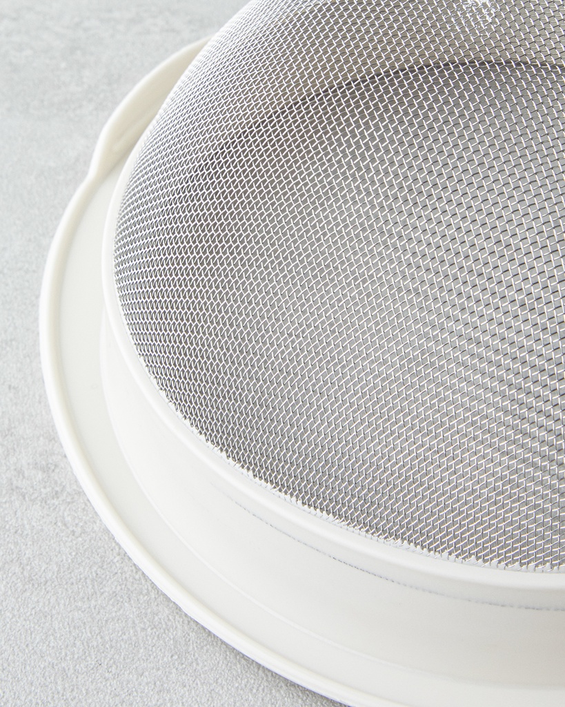 Catalina Strainer Timeless