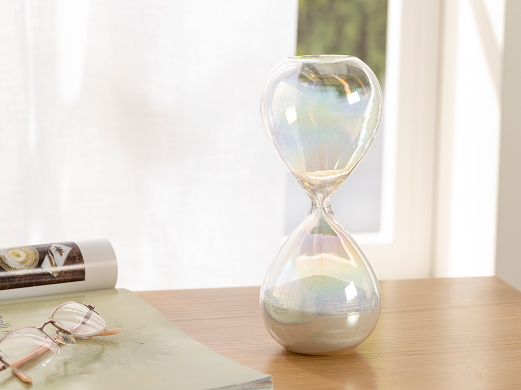 Shine Hourglass Timeless